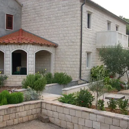 アパート Darija & Pero プチシャ